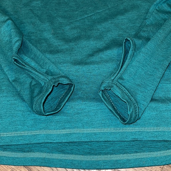Old Navy Active pullover. - Picture 3 of 6